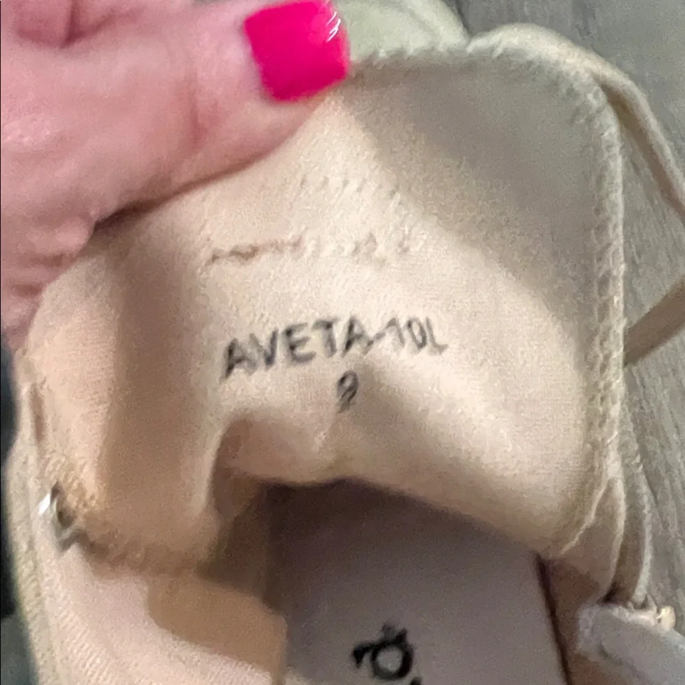 Mudd Women's Beige High-Top Sneakers - Picture 2 of 5